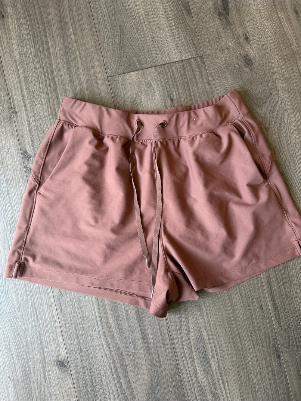 Old Navy Active PowerSoft Medium High Rise Go Dry Womens Shorts - Dusty Rose